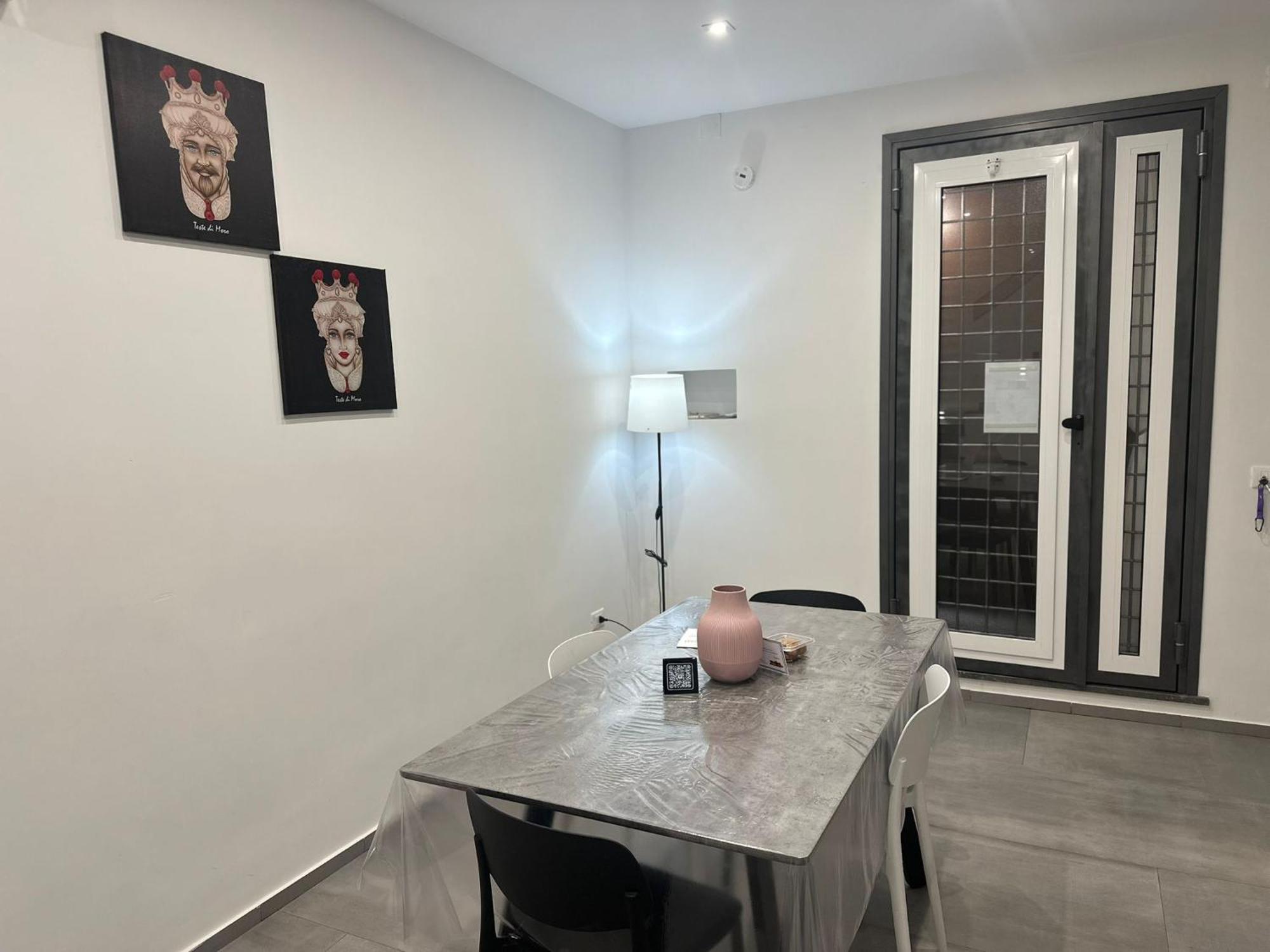 Vespro House Palerme